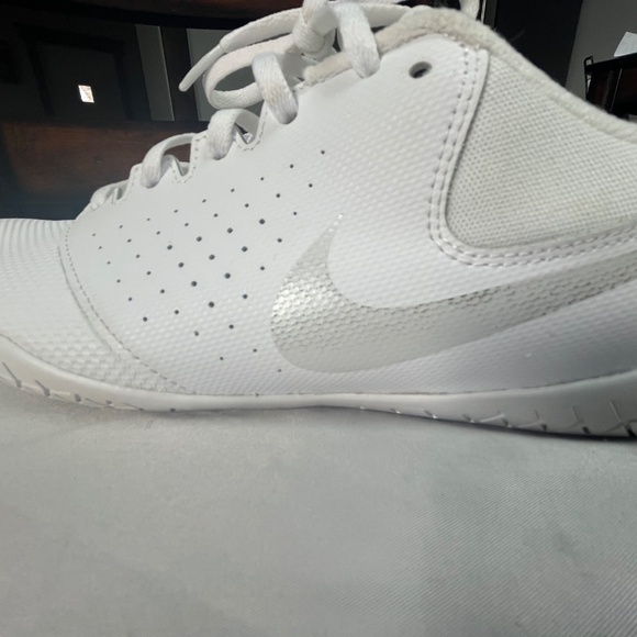 Women's Nike Sideline IV Cheerleading Shoes - Picture 2 of 7